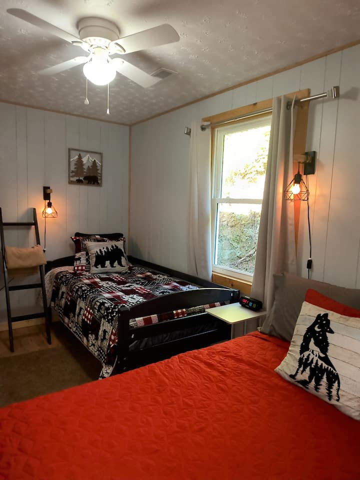 سرير مزدوج وسرير كامل