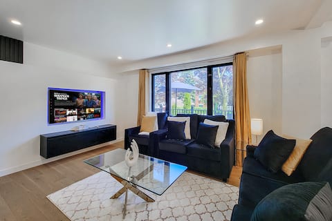 Luxe 5 Star Stay in the Heart of Niagara Falls