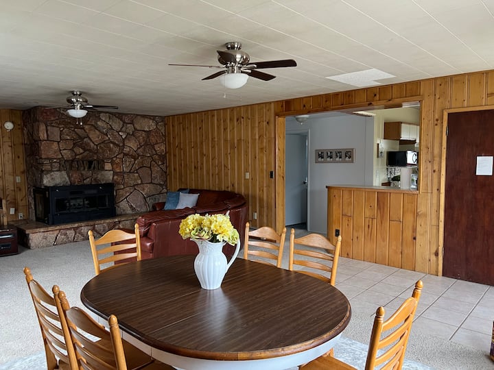 5th St. Cottage-ynp N. Entrance - Gardiner, MT