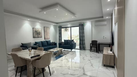 magnifique appart 3 P de 120 m à 8 km aéroport