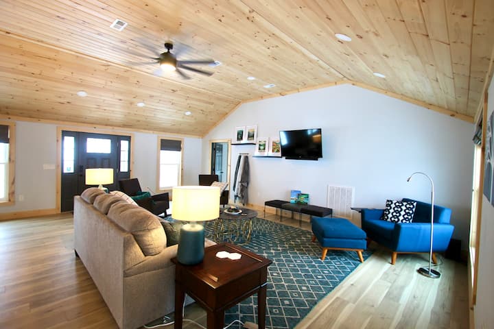3 Bd/3 Ba, 8 Guests, Watauga Lake, Newly Renovated - Watauga Lake, TN