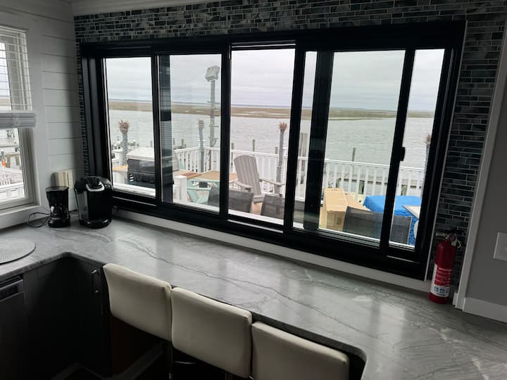 Bayfront! 2br Upper Bay Condo - Spectacular Views! - Brigantine, NJ