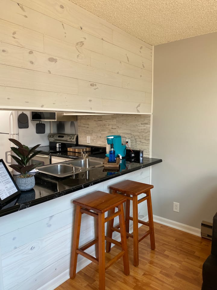 Stylish Western Condo With Garage - Cheyenne, WY