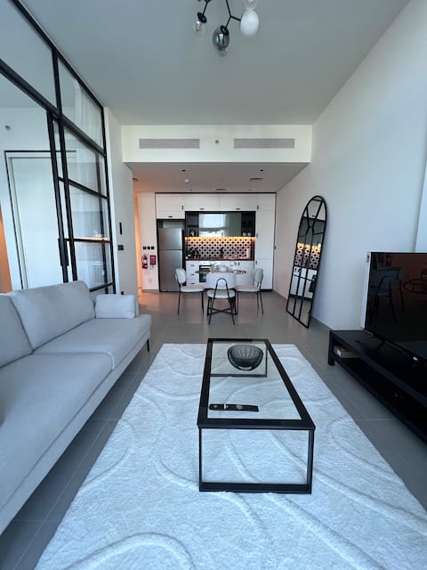 Top Airbnb: Modern and Spacious 2BD, Pool View - Dubai Hills in Hadaeq Sheikh Mohammed Bin Rashid