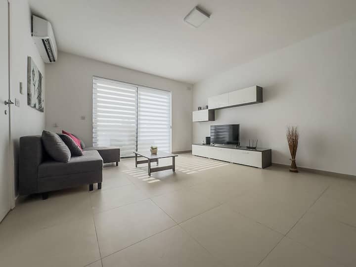 Apartment In Birzebbuga - Malta