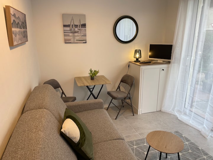 Proche Cassis, Studio, Piscine Cœur De Ville - Gémenos