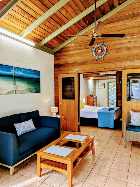 Top performing Airbnb: Beachside Cottage - A Private Peaceful Hidden Gem in Townsville City