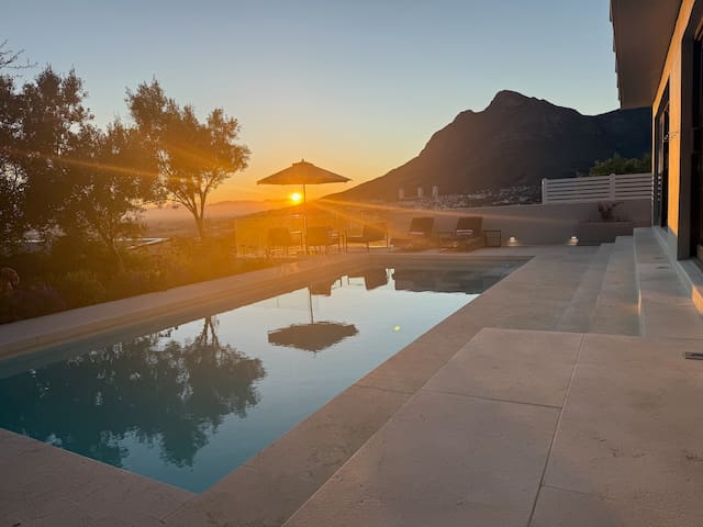 Luxury Villa with City & Ocean views, Pool & Sauna