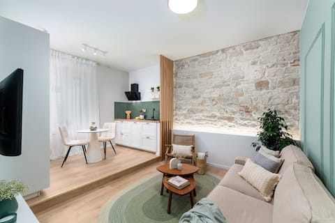 Popular Airbnb listing: New premium apartment rivetta in Grad Poreč