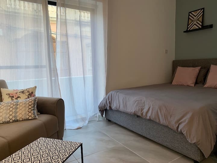 Prime Location - 1bed Flat In Sliema By Homely - Malta