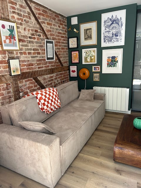 Successful Airbnb property: New Pop Leo in Honfleur