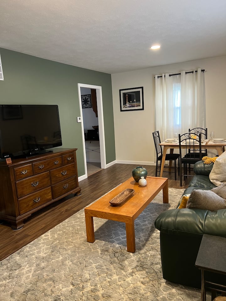 Beautifully Updated 3bdrm House - Erie, PA