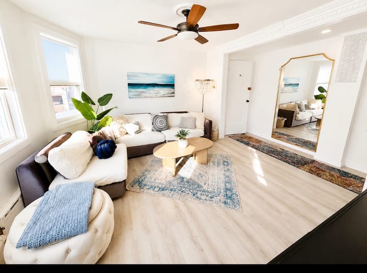 Luxurious Beachside Retreat - Queens, NY