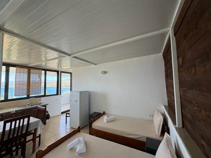 Your Ideal Sea House - Ksamil