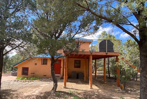 Quiet mountain retreat in pines