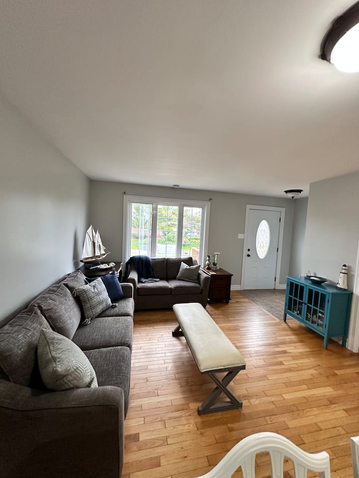 Parlee Beach Cottage On William Street - Shediac