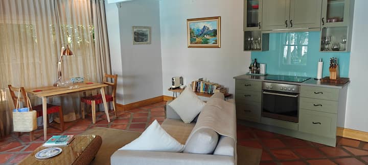 Huddle Vine Cottage - Franschhoek