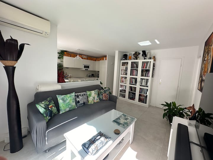 Elegant Smart Living Flat Harbour Area Wth Balcony - Saint-Jean-Cap-Ferrat