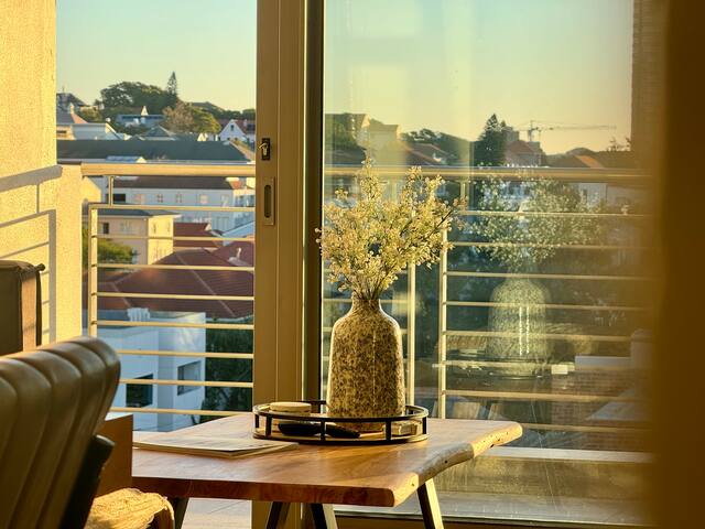 Central Luxury Apartment | Pool & Panoramic Views gallery image 4