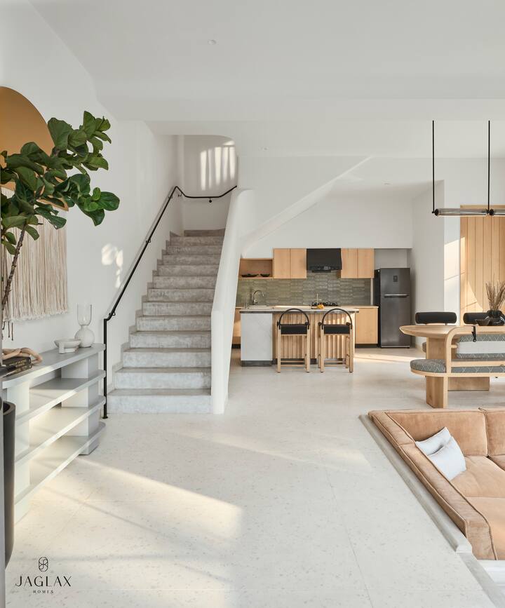 Living room image 7