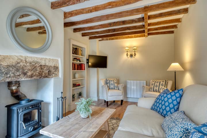 Dog Friendly Cottage  - Old Post Office Cottage - Bourton-on-the-Water