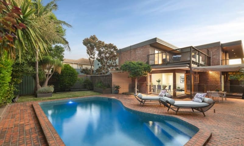 Resort Style Living, Sandringham!