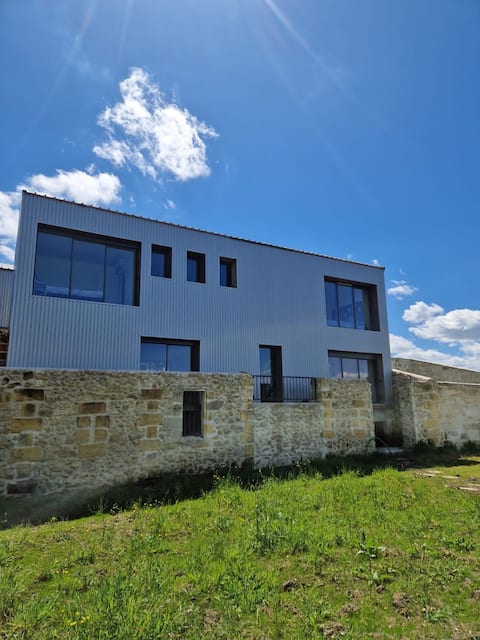 A stone's throw from Bordeaux