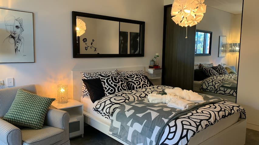 Comfort Bunker Luxe Apartment – 2B2B – 5min ACCOR