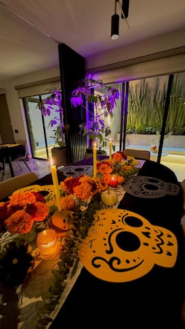 Luxury Roma Norte • Ideal for F1 + Día de Muertos