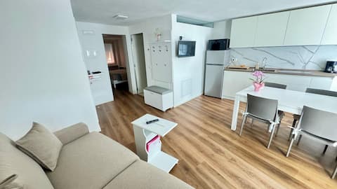Annuncio Airbnb popolare: Arco al Gallo with terrace a Arco