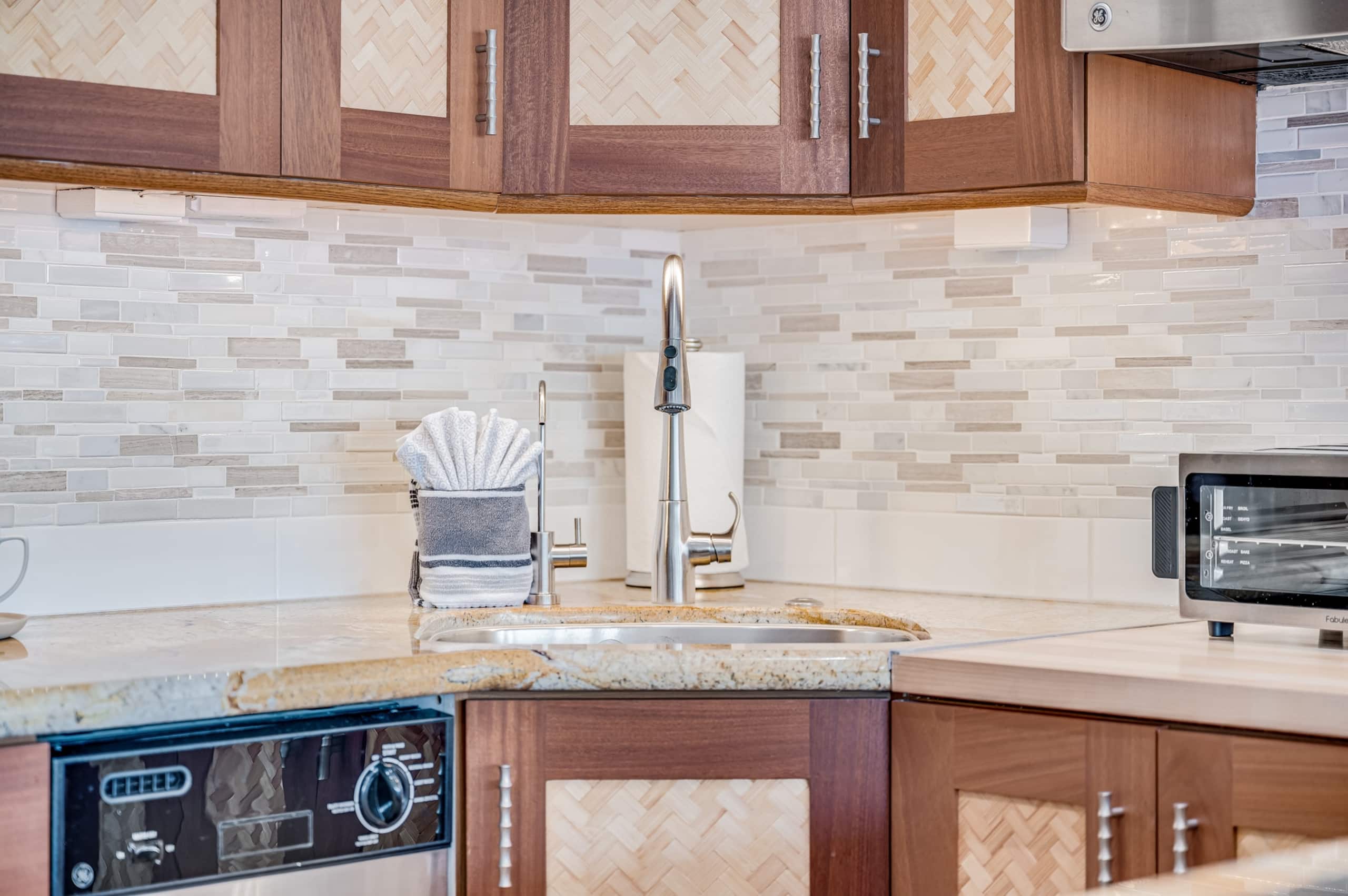 Condo in Wailuku · ★4.98 · 2 bedrooms · 3 beds · 2 baths - Image 11