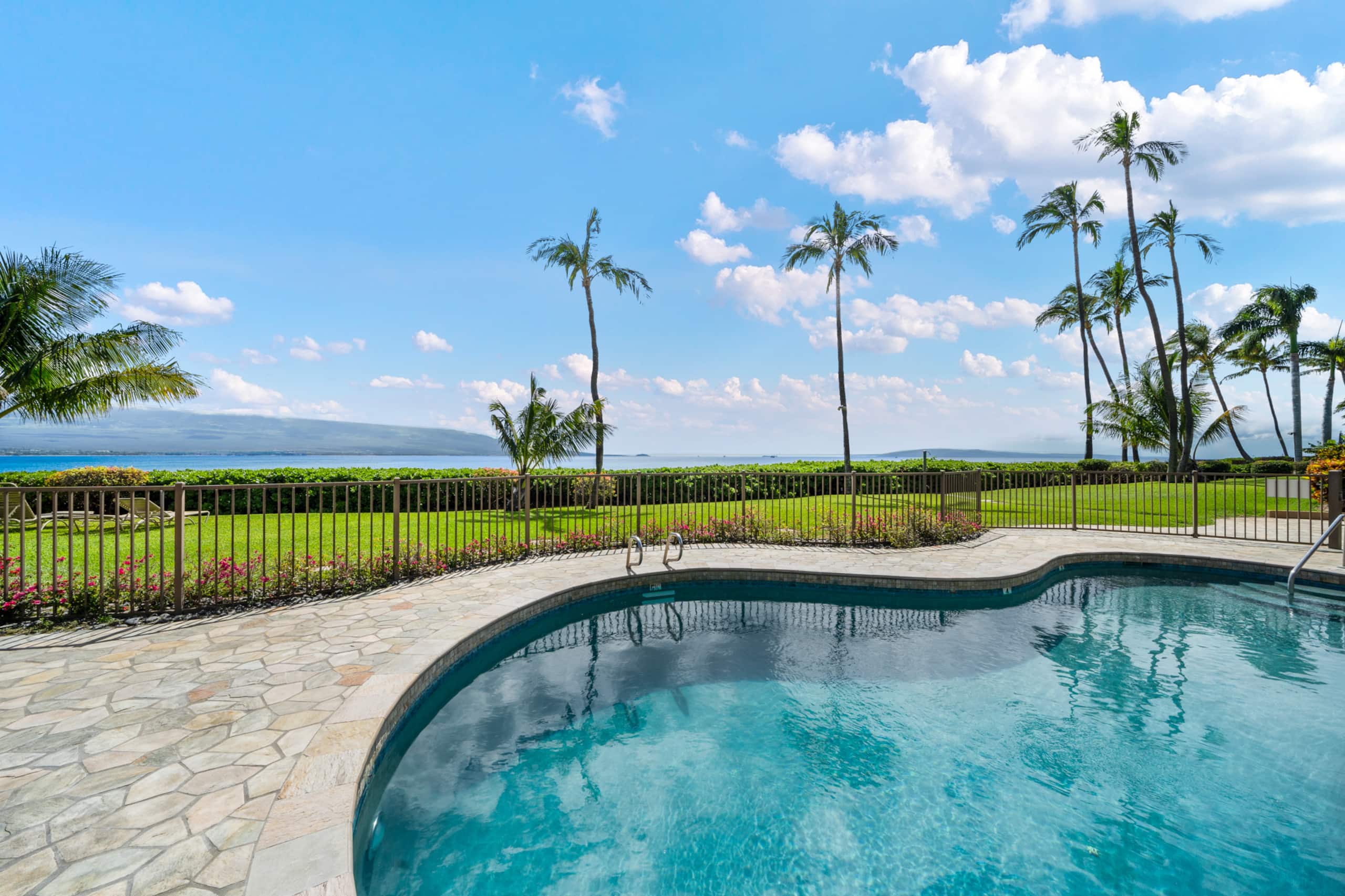 Condo in Wailuku · ★4.98 · 2 bedrooms · 3 beds · 2 baths - Image 52