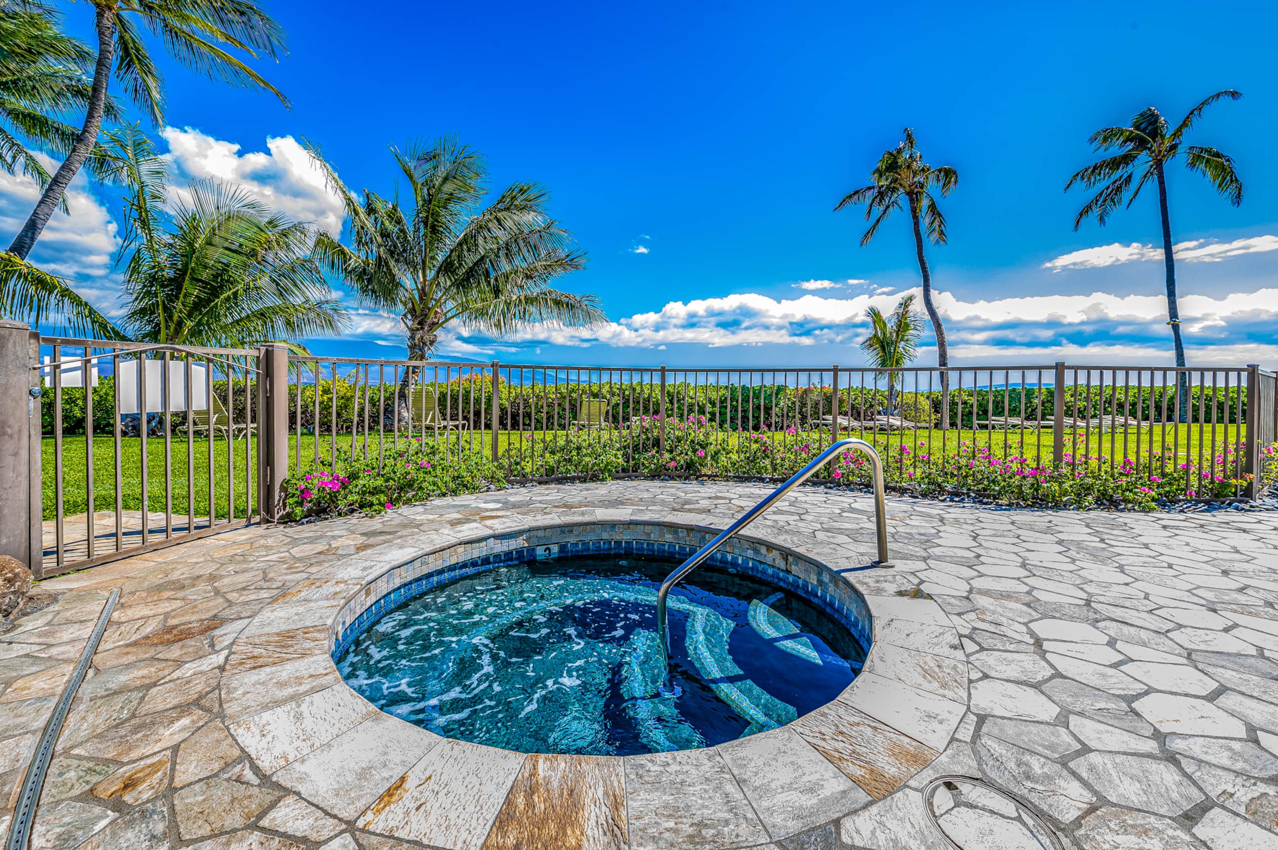 Condo in Wailuku · ★4.98 · 2 bedrooms · 3 beds · 2 baths - Image 58