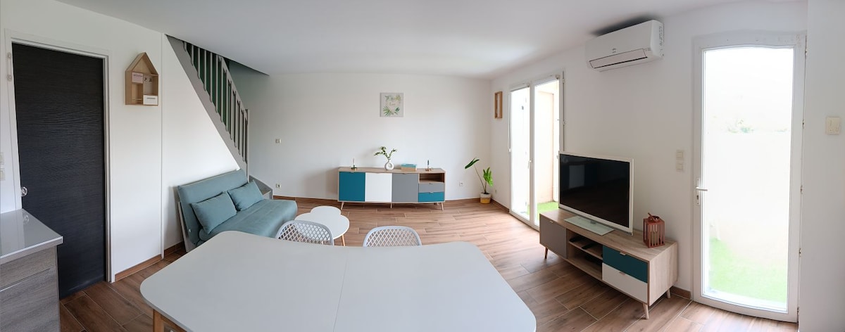 Proprietà Airbnb di successo: Charming beachfront villa and private garden a Occitanie