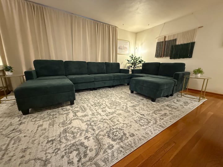 Cozy Home, King Bed, 5 Mins To Uofi | 1-car Garage - Champaign, IL