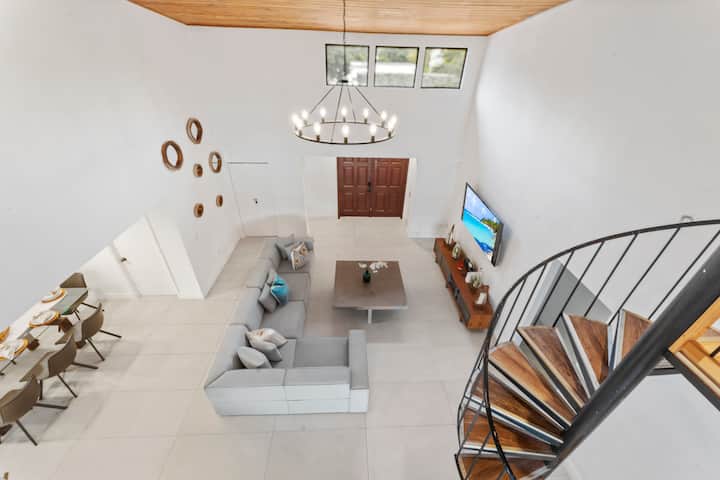 Española Bayfront Villa – North Bay Village Luxury - Miami Beach