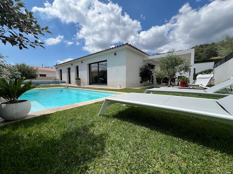 Villa near Aix-en-Provence, pool/air conditioning