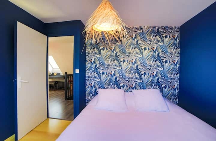 «Habitación con vista al jardín  con cama de 180 cm, luminosa y tranquila, ideal para noches de descanso con total tranquilidad».