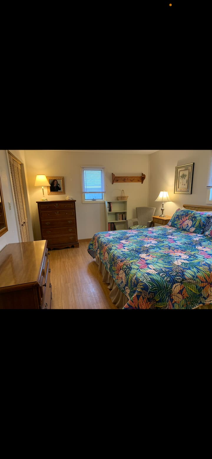 特大双人床卧室