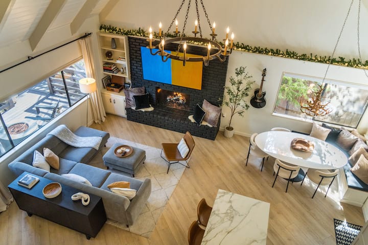 Stunning Treetop Cabin Steps To The Lake & Village - Running Springs, CA