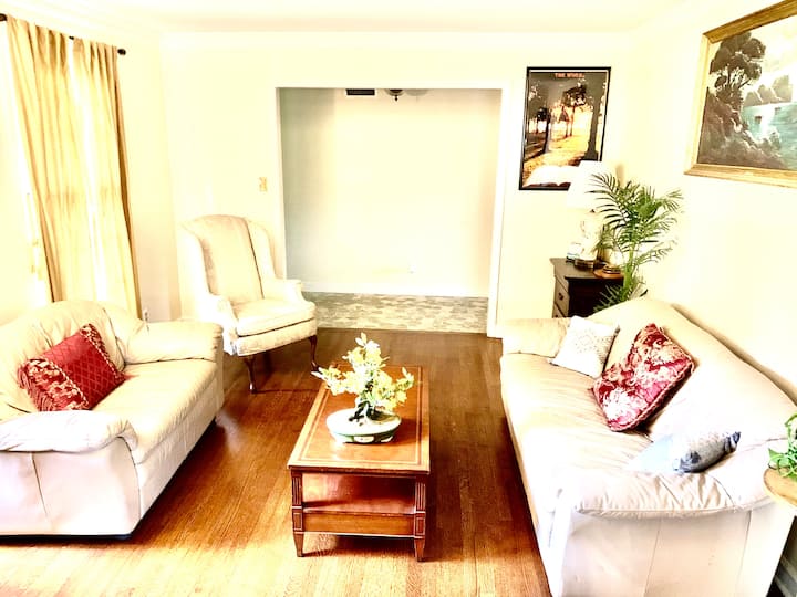 Xai, Claude, Google Techs-2br 2ba 4 Beds - - Germantown, TN