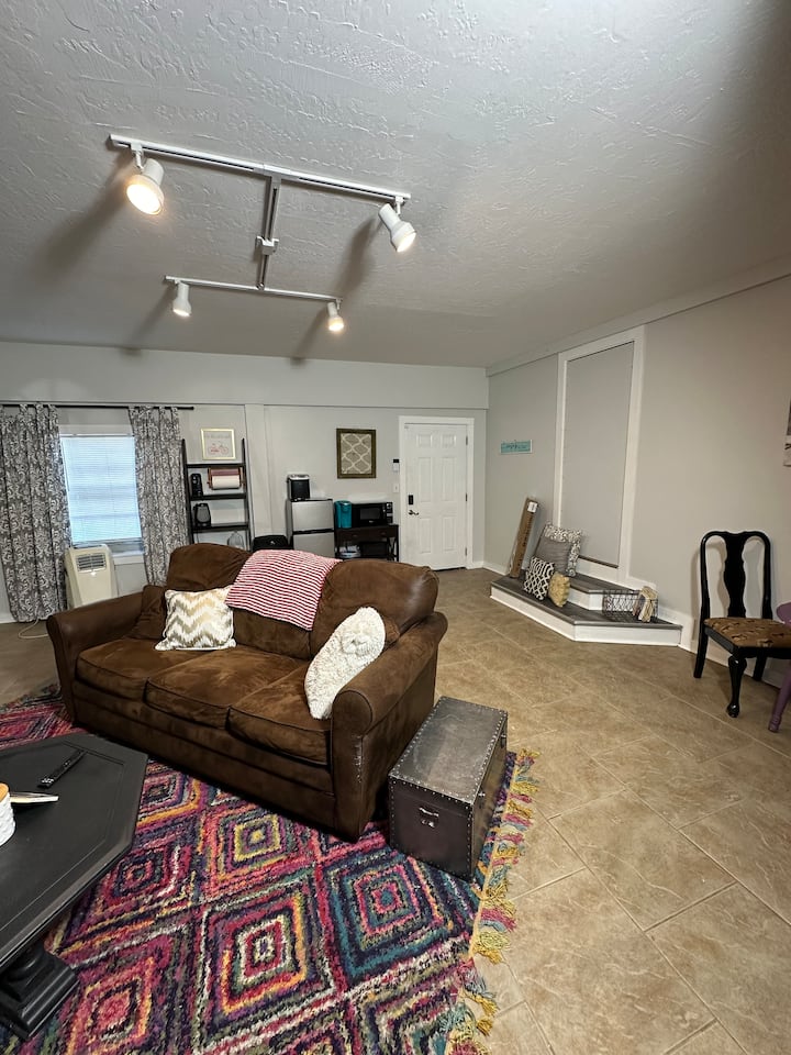Spacious 1 Bed/1 Bath In Usm & Midtown - Hattiesburg Zoo, Hattiesburg