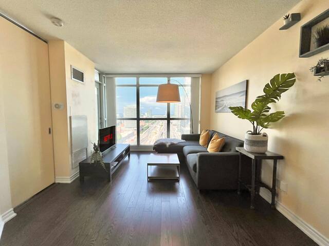 Downtown 3 mins to Scotiabank Arena