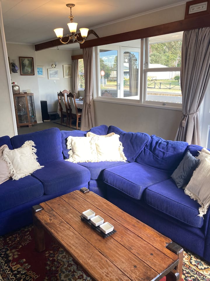 Cozy Lake Cottage • 2br • Walk To Marina + Kayaks - Lake Taupo