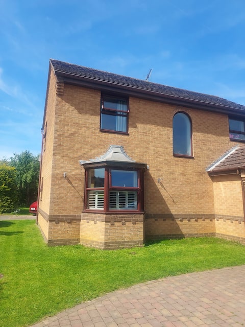4 Bed Detached Home Towcester ideal Silverstone