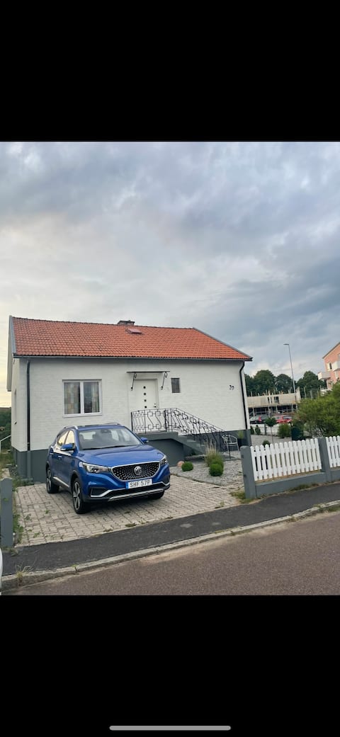 Villa with garden close to city center