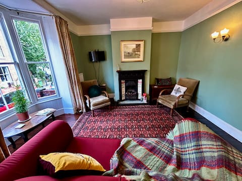 Popular Airbnb listing: Entire Town House, Historic Shrewsbury centre in Shrewsbury