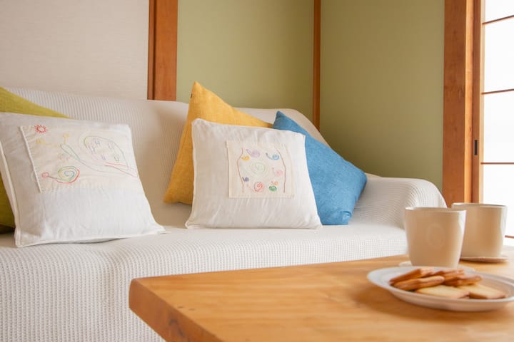 Esta es la sala de estar de estilo japonés.Tómate un descanso y relájate a la hora del té.