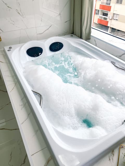 Room with Bathtub / Hotel Zata Criciúma SC