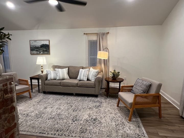 New Covington Cottage - Covington, GA